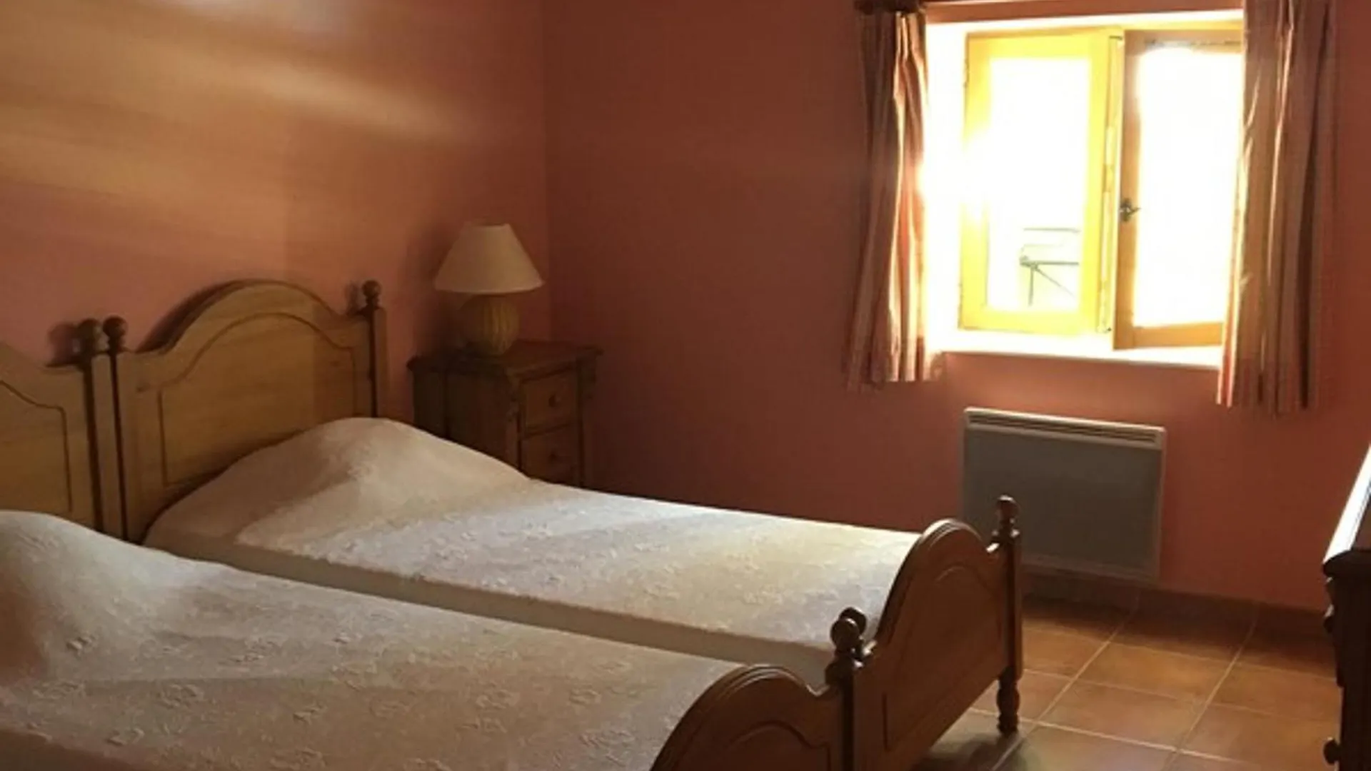 Gite Spacieux Pour 9 Au Coeur Du Plateau De Valensole - Fr-1-822-4 Brunet 0*,  France